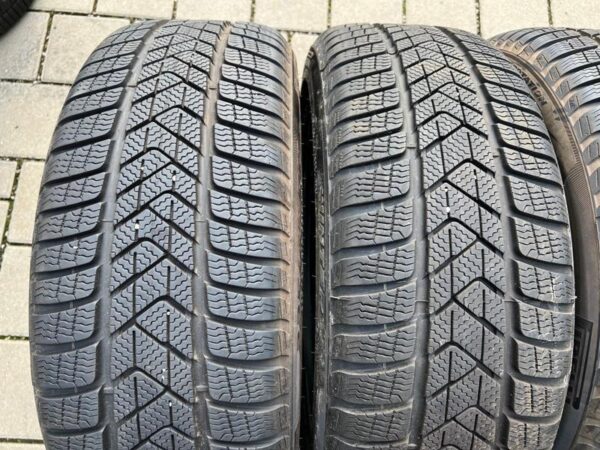 4x 225/45R19 96V PIRELLI SOTTOZERO 3 WINTERREIFEN RUNFLAT #3992 – Bild 2
