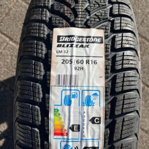 1x 205/60R16 92H BRIDGESTONE BLIZZAK LM32 MO WINTERREIFEN #1RWD