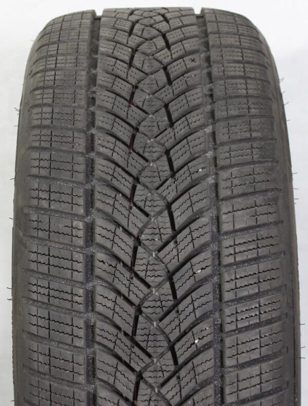 1x 245/40R19 98V GOODYEAR ULTRA GRIP PERFORMANCE+ 2022 7MM #1TWH – Bild 2