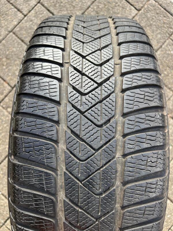 1x 245/40R19 98V PIRELLI SOTTOZERO 3 WINTERREIFEN RUNFLAT #1VNA