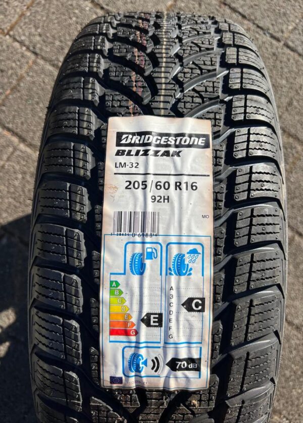 1x 205/60R16 92H BRIDGESTONE BLIZZAK LM32 MO WINTERREIFEN #1RWD