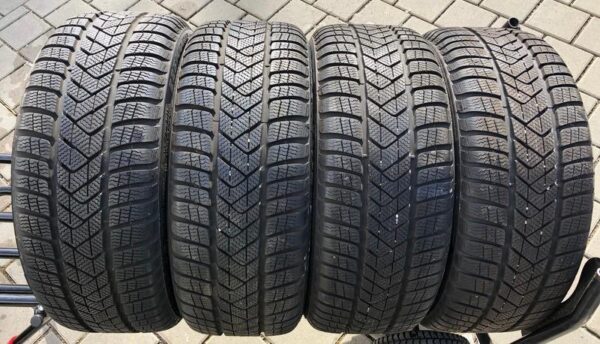 4x 225/40R18 92V PIRELLI SOTTOZERO 3 WINTERREIFEN RUNFLAT #1221
