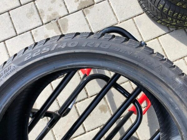 4x 225/40R18 92V PIRELLI SOTTOZERO 3 WINTERREIFEN RUNFLAT #1219 – Bild 8