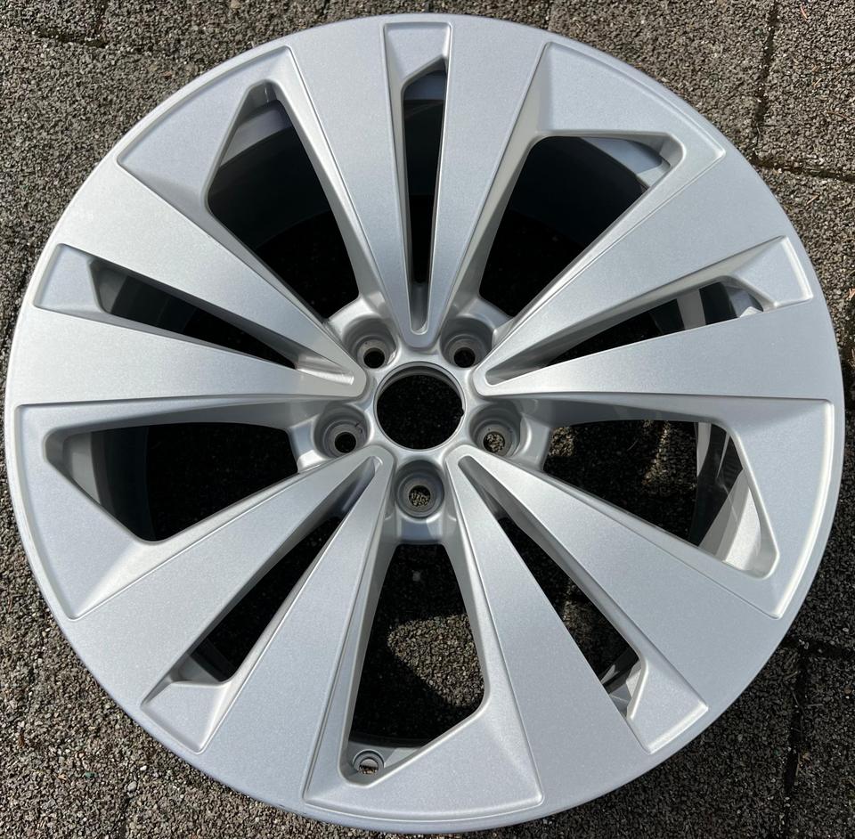 1 X ORIGINAL 19" ALUFELGE AUDI Q8 4M8601025 8,5x19 ET20 #1YCA