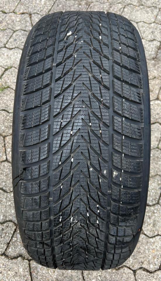 1 x 245/40R19 98H GOODYEAR ULTRA GRIP PERFORMANCE 3 R0 2025 #1XTL