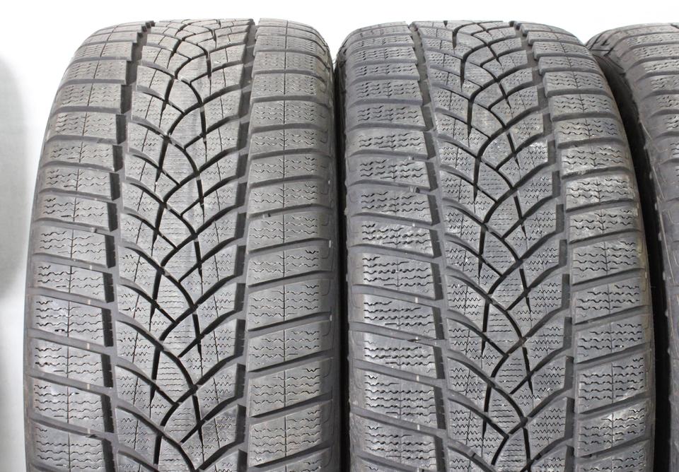 4x 265/40R20 104V GOODYEAR WINTERREIFEN 7MM 3X2022/1X2023 #20XP – Bild 3