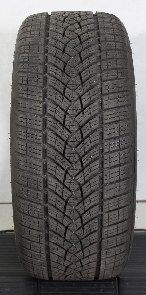 1x 245/40R19 98V GOODYEAR ULTRA GRIP PERFORMANCE+ 2022 7MM #1TWH